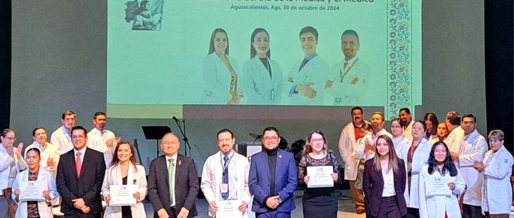 Felicita IMSS Aguascalientes a médicas y médicos por su día y les reconoce programa de Trasplante Renal