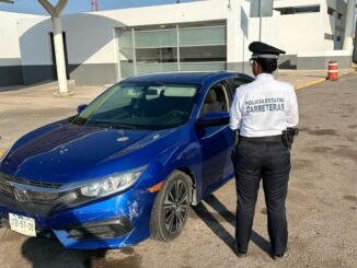 Conducía un vehículo con reporte de robo y fue detenida