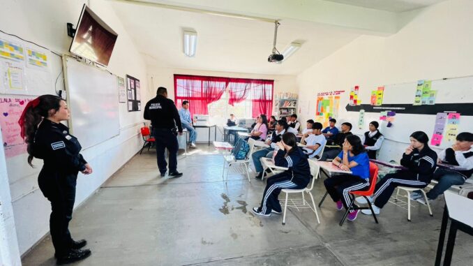 Realizan taller de prevención de delitos cibernéticos en Asientos