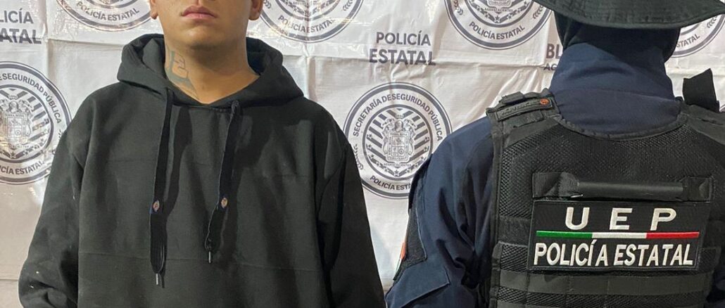 Policía Estatal detiene a una persona en posesión de un armas blancas