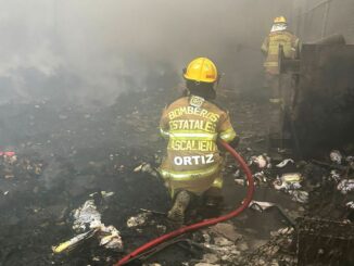 De manera coordinada Bomberos del Estado y de Jesús María, sofocaron un incendio en una fábrica de botanas