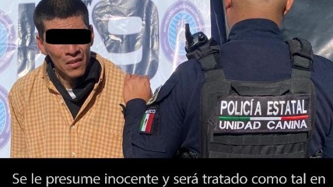 Llevaba envoltorios con droga y fue detenido por Policías Estatales