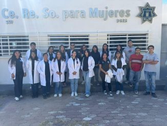 Alumnos de la Universidad Villasunción donan materiales al CEPEES de Mujeres