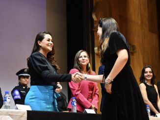 Arranca Gobernadora Tere Jiménez Programa "Alerta Rosa" con la entrega de alarmas de seguridad para Mujeres