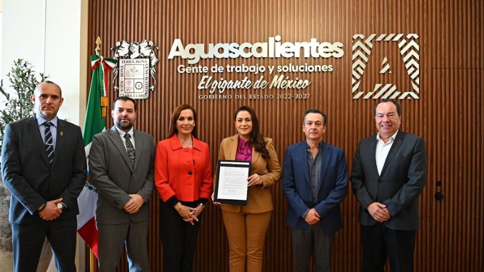 Anuncian a la Gobernadora Tere Jiménez construcción de Plaza Comercial al oriente de la ciudad; elevará la plusvalía de la zona
