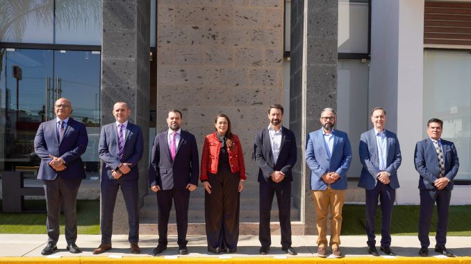 Inaugura Gobernadora Tere Jiménez laboratorio de última generación como parte de la expansión de la empresa SEMTECH