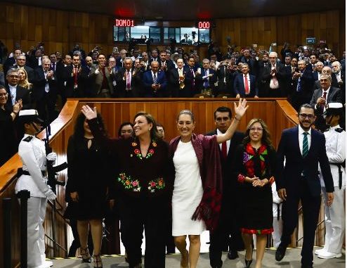 Claudia Sheinbaum asiste a la toma de posesión de Rocío Nahle