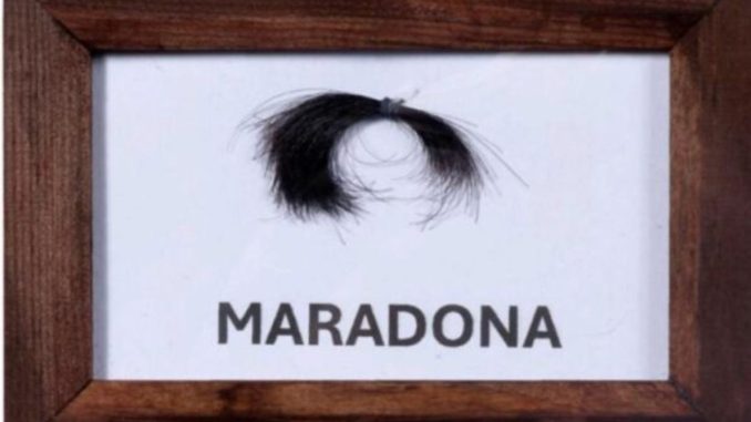 ¿Cuánto te costaría tener un mechón de pelo de Maradona o la camiseta de Ronaldo?