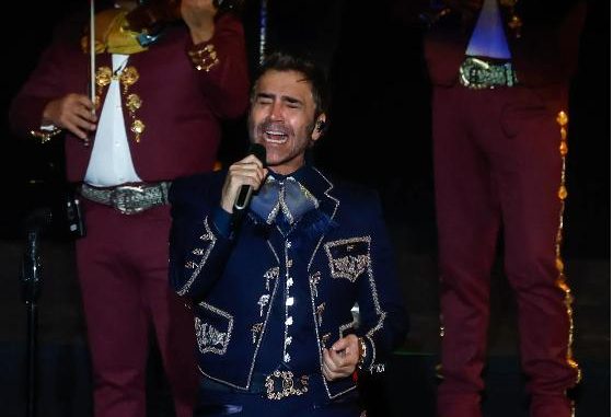 Alejandro Fernández abre Starlite Christmas en Madrid con un tributo a México y a su padre
