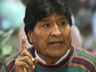Evo Morales vota en la elección judicial, pero la tilda de "ilegal" e “inconstitucional”