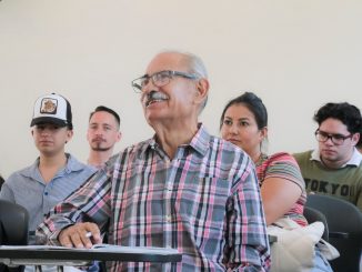 Pasión por el conocimiento: a sus 74 años cursa la secundaria en la Unidad de Educación de Adultos de la UAA