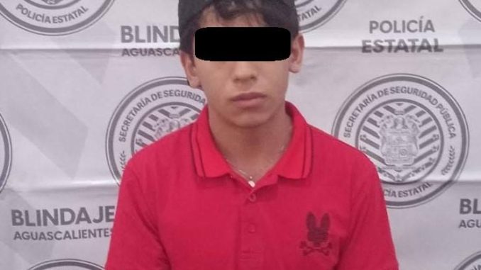 Policías Estatales detienen a una persona por posesión de droga