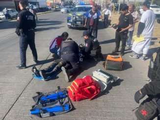 Atienden paramédicos del GAMET a persona lesionada en accidente de tránsito