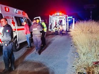 Atienden Bomberos del Estado accidente en la carretera 45
