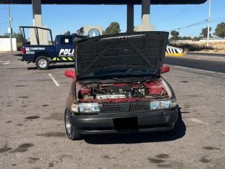 Policías Estatales aseguran vehículo con reporte de robo