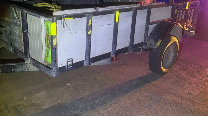 Policías Estatales aseguran un remolque con alteraciones