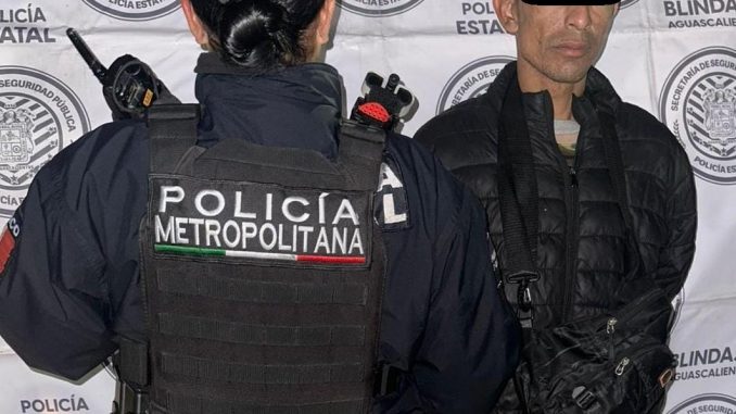 Policías Estatal detiene a una persona por contar con una orden de aprehensión vigente