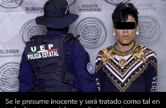 Policías Estatales aseguran a una persona en posesión de droga