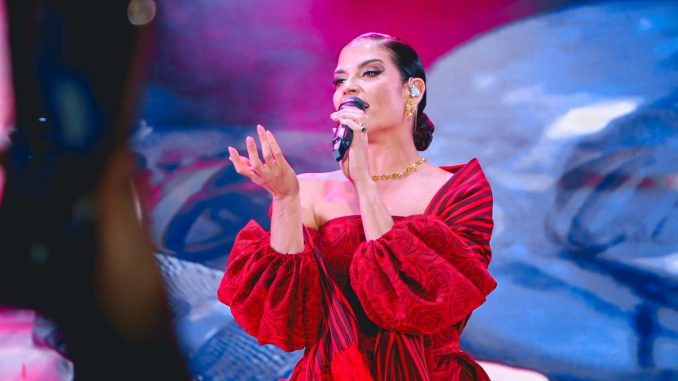 Natalia Jimenez en el Teatro del Pueblo de la Feria Nacional de la Guayaba 2024