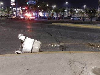 Policías Viales de Aguascalientes atendieron el reporte del choque de una motocicleta contra un objeto fijo