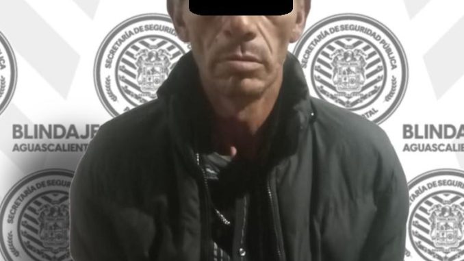 Policías Estatales detienen a una persona por contar con una orden de aprehensión