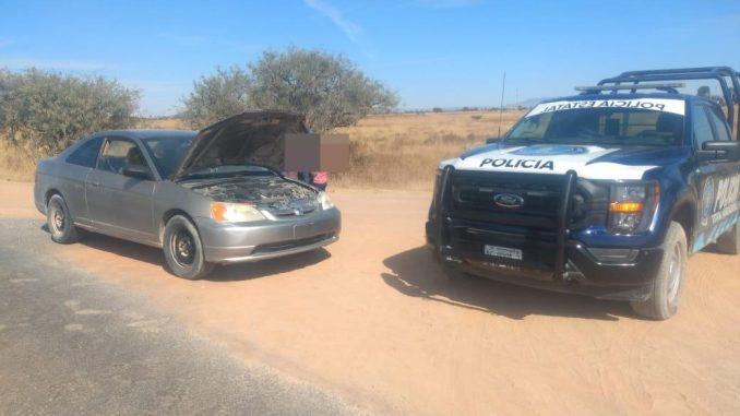 Policías Estatales detienen a una persona por conducir un vehículo robado