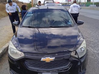 Policías Estatales detienen a una persona por conducir un vehículo con reporte de robo