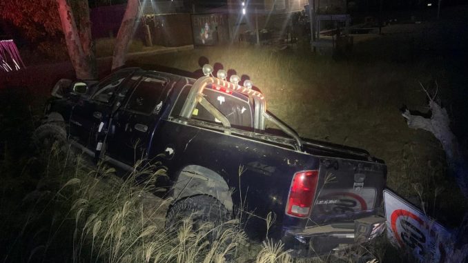 Auxilian a una persona lesionada en accidente