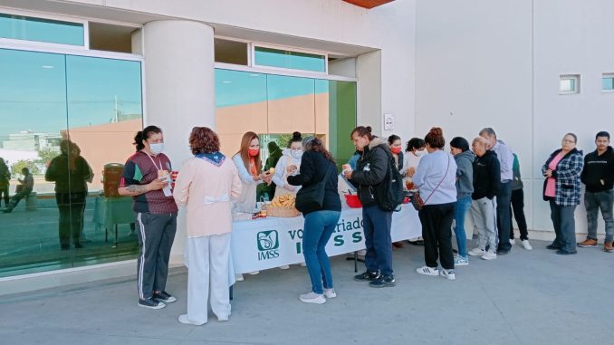 Entregó Voluntariado de IMSS Aguascalientes alimentos a cuidadores de pacientes en tres hospitales