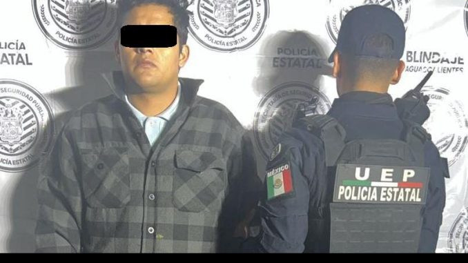 Policías Estatales detienen a una persona en posesión de droga