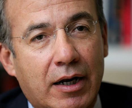 Calderón exhorta a impedir autoritarismo en Venezuela por el bien de la democracia en México