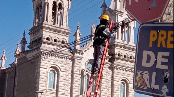 Avanza Municipio de Aguascalientes en el retiro de cables en desuso