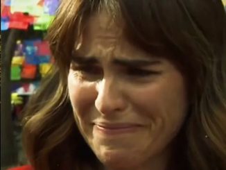 Karla Souza rompe en llanto tras perder su casa en Los Ángeles por los incendios