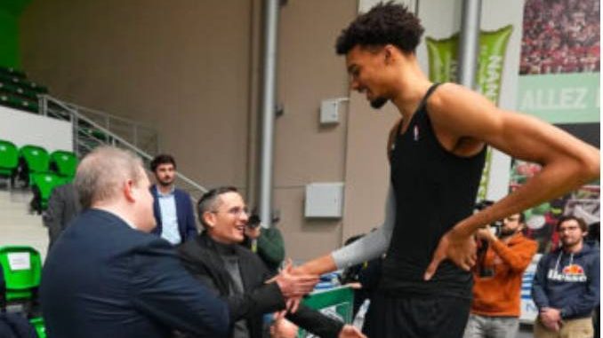 Marca 'efecto Wemby' los juegos de la NBA en París