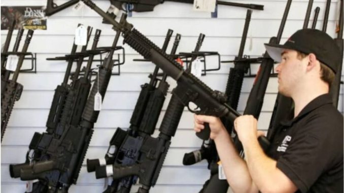 Apuesta de Trump por designar a cárteles mexicanos como "terroristas" supone riesgos para empresas y migrantes