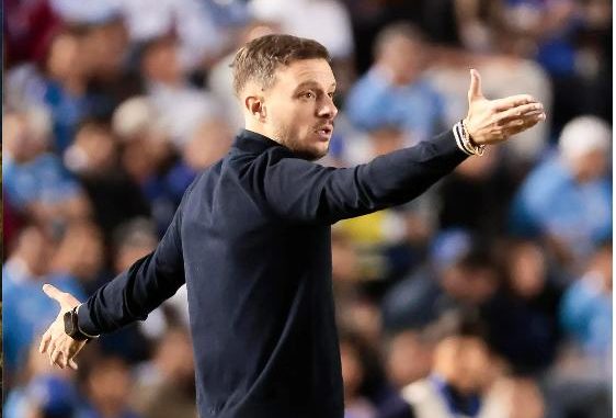Cruz Azul descarta acuerdo con Oporto y anuncia demanda contra el argentino Anselmi