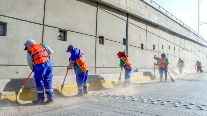 Refuerza Municipio Mega operativos de limpieza en puentes y bajo puentes