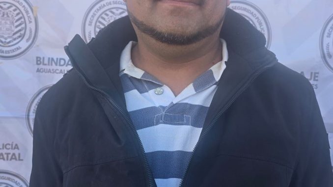 Detienen a una persona por uso de licencia de conducir falsa