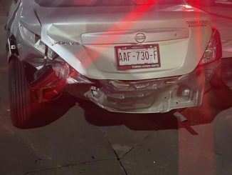 Policías Viales de Aguascalientes atendieron el reporte de un choque registrado en Díaz de León, esquina con Adolfo López Mateos