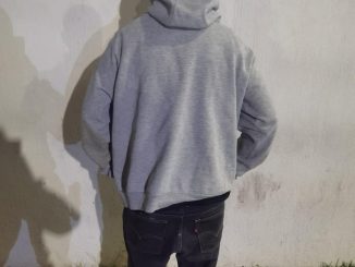 Policías de la Secretaría de Seguridad Pública Municipal de Aguascalientes detienen una persona en el Infonavit Pirules, por el delito de robo calificado