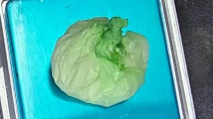 Capturan a una persona que llevaba droga entre sus pertenencias