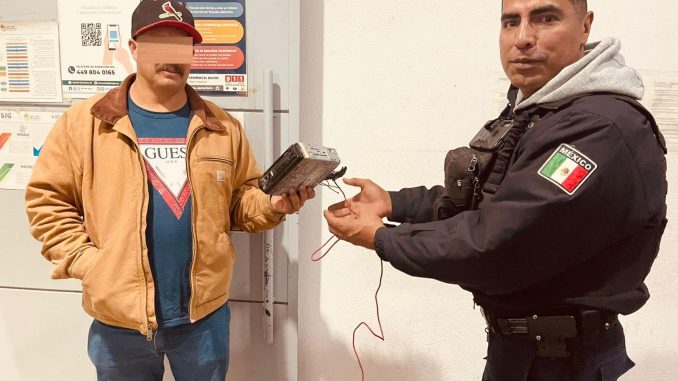 Recuperan autoestéreo robado