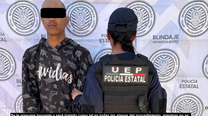 Aseguran a un sujeto con un envoltorio con droga