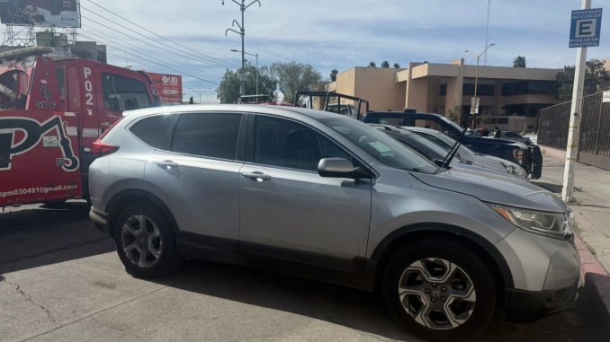 Aseguran una camioneta con reporte de robo