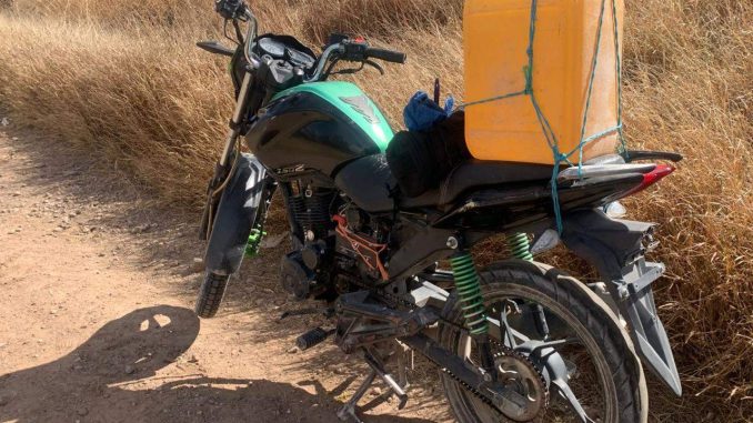 Aseguran motocicleta con alteraciones en su número de serie