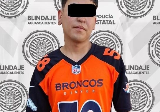 Detienen a una persona por uso de licencia falsa