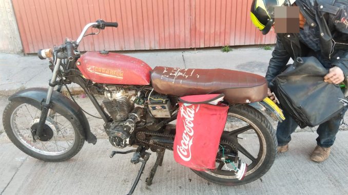 Aseguran motocicleta con alteraciones en su número de serie