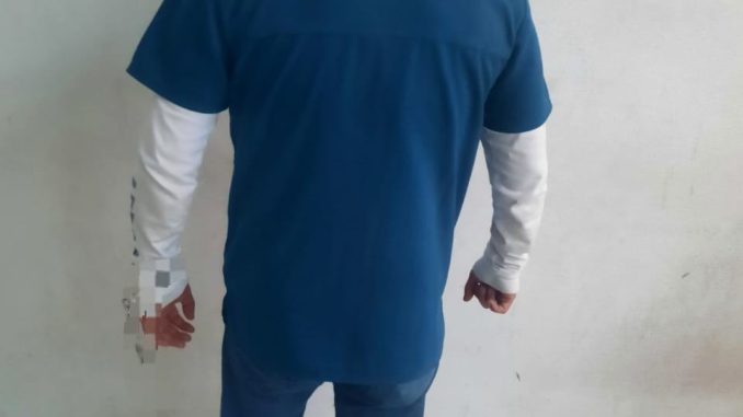 Policías de la SSPM de Aguascalientes detienen a una persona en la colonia Buenos Aires, por el delito de violencia de género