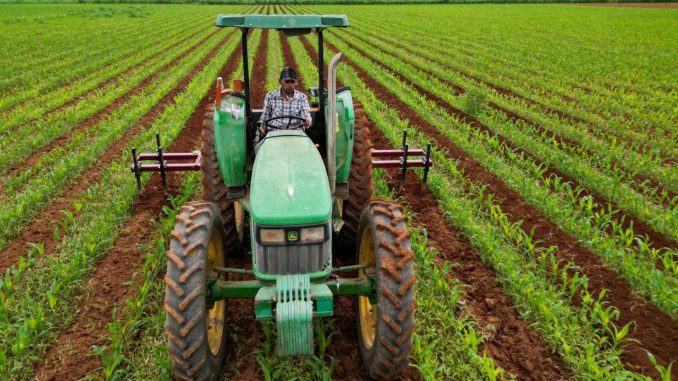 Agricultores podrán adquirir nuevos tractores con apoyo de Gobierno del Estado