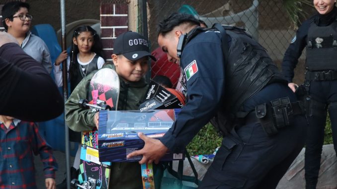 Policías Estatales cumplen el sueño de Paquito: festejaron con él su cumpleaños número 10